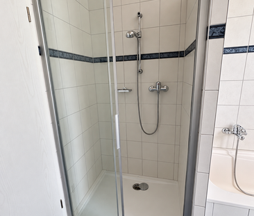 Helle 3.5-Zimmer-Dachwohnung mit Südbalkon & viel Charme - Foto 3
