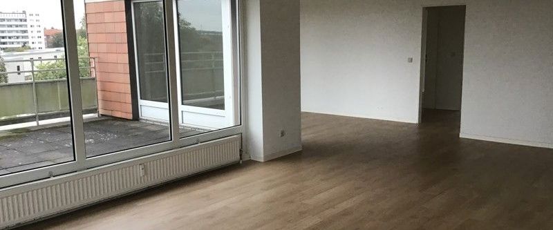 Schöne 3-Zimmer-Wohnung mit Dachterrasse - Foto 1