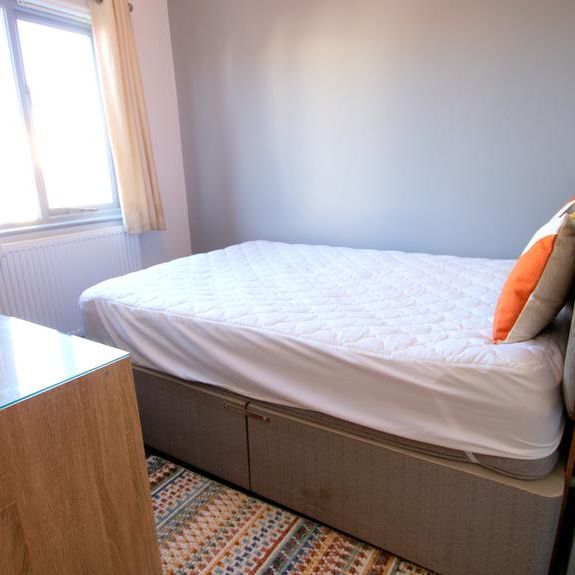 1 bedroom in a house share to rent - Photo 1