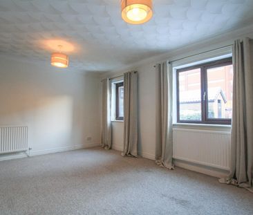 Glendenning Road, Norwich - Photo 1