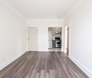 **DOWNTOWN HAMILTON** Cozy 1 Bedroom Apartment!! - Photo 2