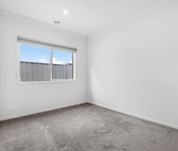 4-Bedroom Family Home in the Highly Sought-After Rosenthal Estate - Photo 6