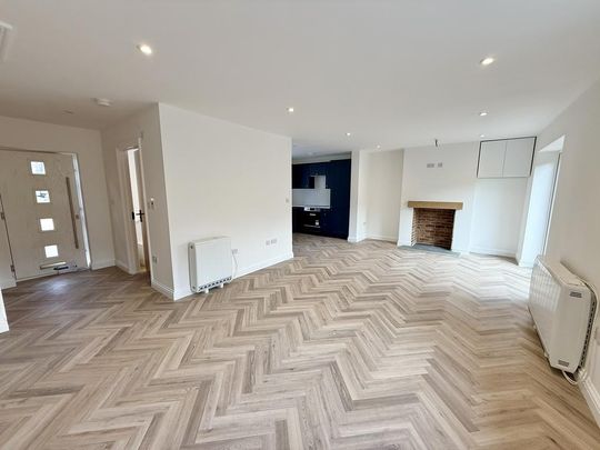 2 bedroom semi-detached bungalow to rent - Photo 1