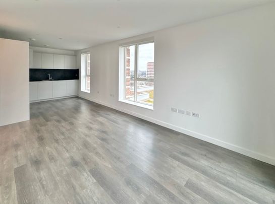 2 Bed Flat, Kingsland Court, W3 - Photo 1