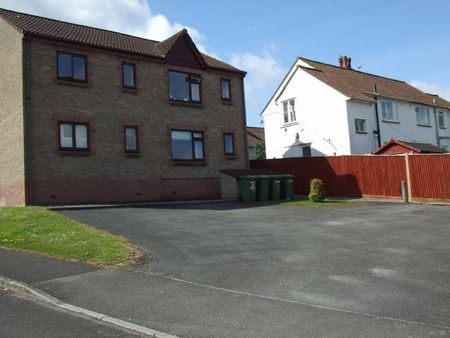 Mendip Court, Street, BA16 - Photo 2