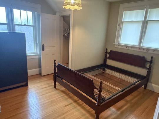 For Lease - 29 Bolton Avenue, Newmarket, Ontario - Photo 1