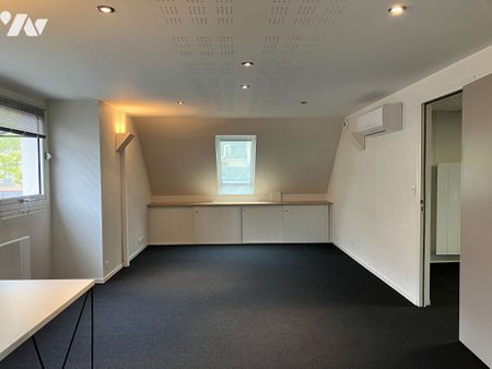 À LOUER - Bureaux lumineux entièrement rénovés - Bail professionnel ou précaire - Photo 3