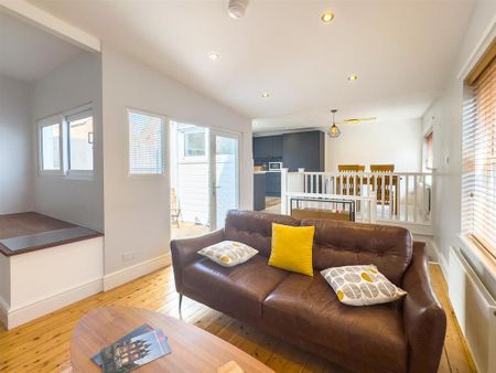 2 bedroom terraced house to rent - Photo 2