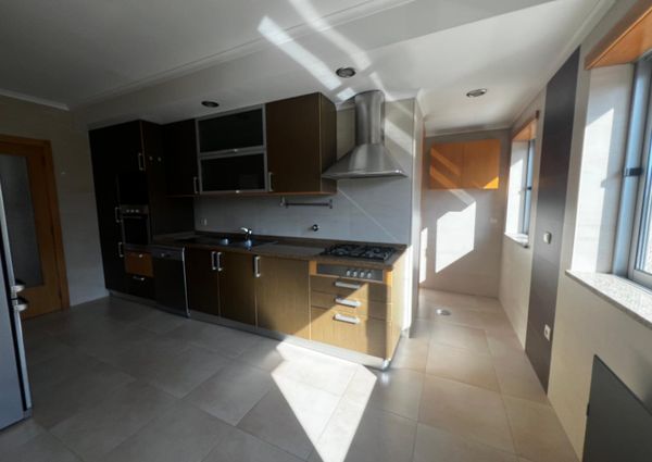 T3 em Esgueira (suite, varandas, cozinha equipada)