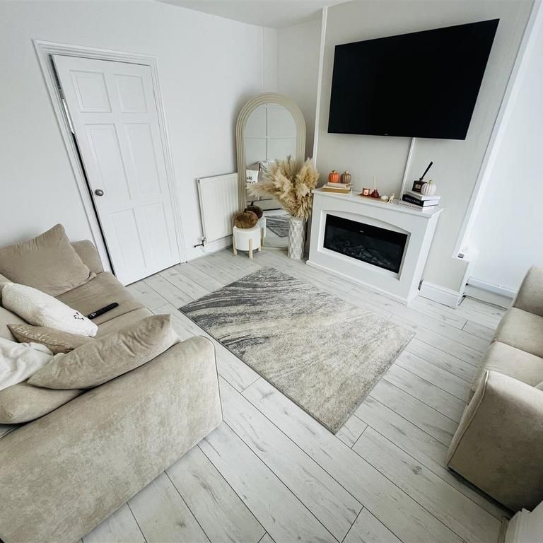 2 bedroom house to rent - Photo 1