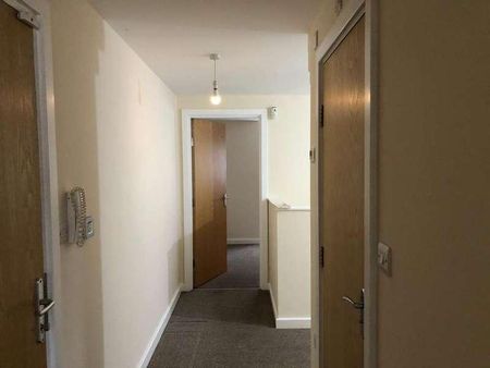 Marvels Lane, Grove Park, London, SE12 - Photo 4