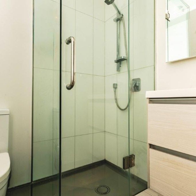 Charming Corner Apartment Mount Eden - Photo 1