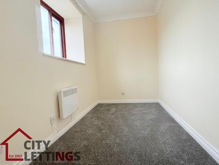 3 bedroom semi-detached house to rent - Photo 4