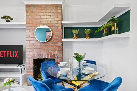 Saint John's Lane - Photo 4