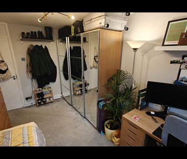 Room in a Shared Flat, London, N13 - Photo 2