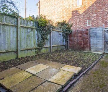 1 bed Flat To Let - Photo 6