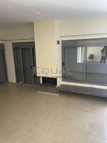 Βίλα για ενοικίαση Καλύβια Θορικού - Photo 2
