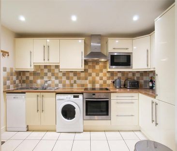 2 bedroom end of terrace house to rent - Photo 5