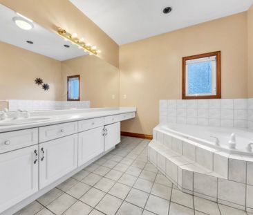 For Lease - 36A Puccini Drive Unit# Main Floor, Richmond Hill, Ontario - Photo 2