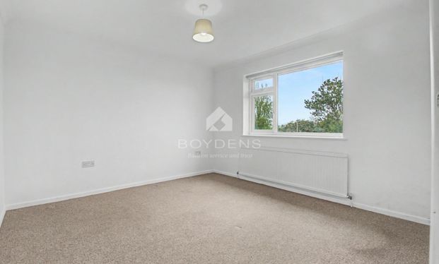 Woodberry Way, Walton on the Naze - Photo 1
