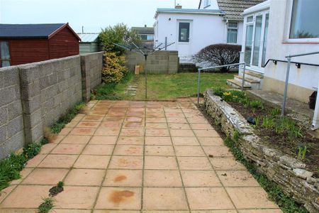 2 bedroom detached bungalow to rent - Photo 3