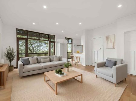 3 Bedroom Sun-Drenched Entire Floor Apartment - Photo 5