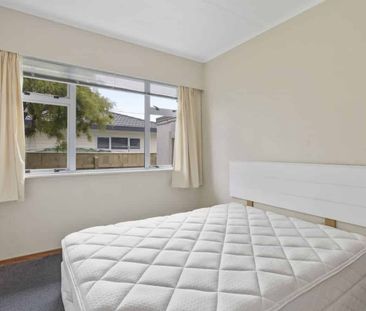 Easy Living - Photo 3