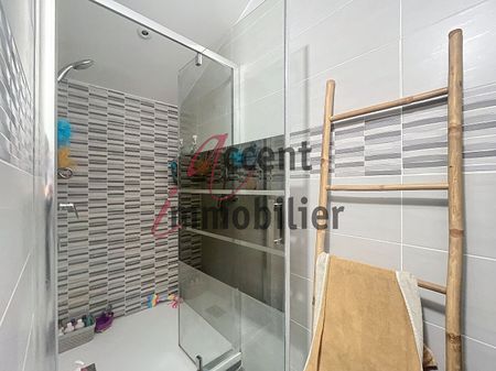 Caumont, centre : Maison de village T4 rénovée 99 m² avec terrasse et grand garage, - Photo 2