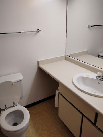 Forest Manor Ground Floor One Bedroom with Large Patio - Photo 2