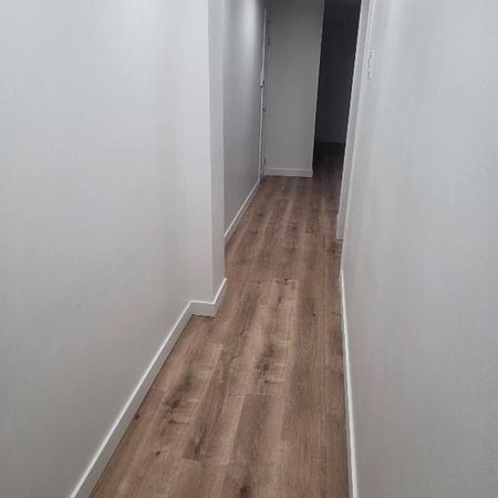 Très beau 3 1/2 à louer, entièrement rénové! À voir absolument! - Photo 3