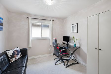 For Lease - 2467 Millstone Drive, Oakville, Ontario - Photo 4