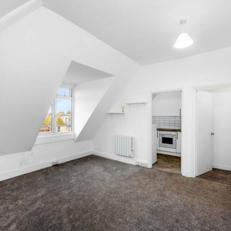Studio Flat, Tisbury Road, BN3 - Photo 1