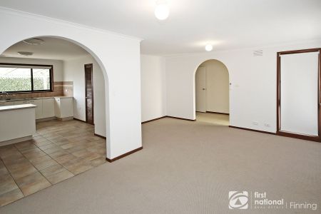 1/17 Tucker Street, 3977, Cranbourne Vic - Photo 2