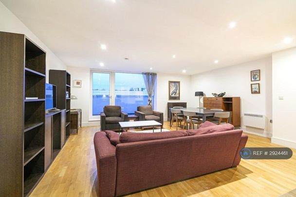 3 bedroom flat to rent - Photo 1