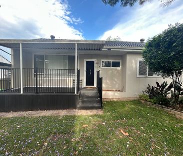 Cozy Family Home in the Heart of Blacktown - Photo 3