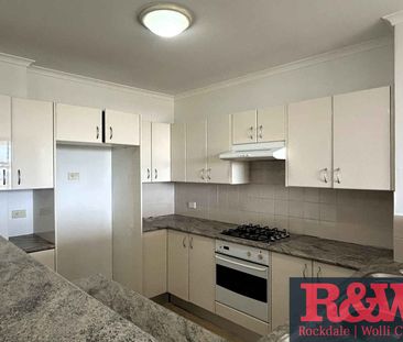 Freshly Updated and Light Filled Apartment - Photo 4