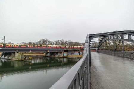 Top-Floor Studio with Balcony & River View - Photo 4