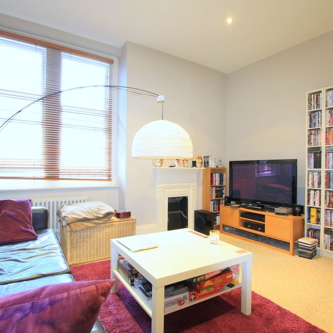 1 Bed Flat, Prince Of Wales Mansions, SW11 - Photo 1
