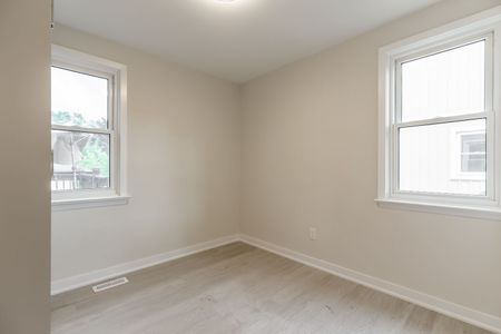For Lease - 129 East 22nd Street Unit# 2, Hamilton, Ontario - Photo 3