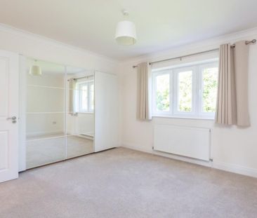 4 bedroom detached house to rent - Photo 4
