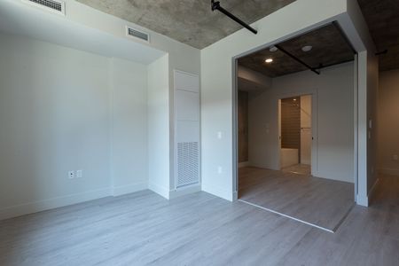 Fully Furnished, Condo Inspired Apartments Minutes to uOttawa - Photo 4