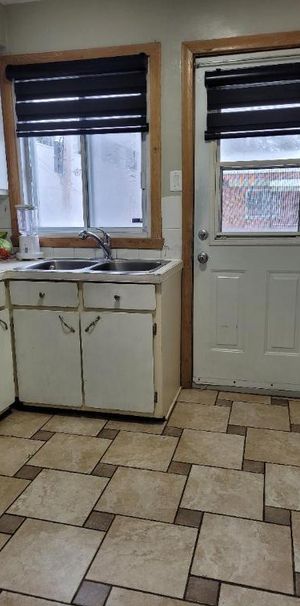 6 1/2 à louer avec 3 Chambres fermées - Photo 1