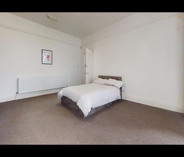 Room in a Shared House, Moorland Avenue, LS6 - Photo 2