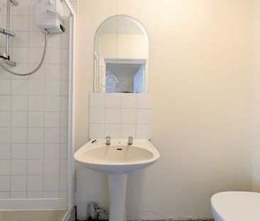 To Let – Weld Road, Birkdale – Second Floor One Bed Apt with Balcony - Photo 3