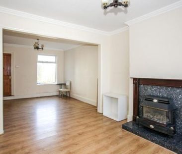 3 bedroom end of terrace house to rent - Photo 3