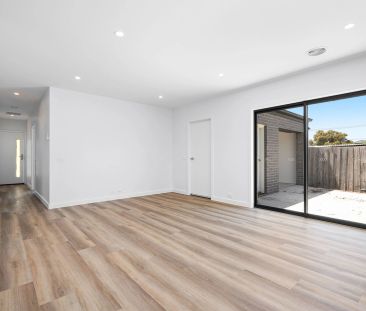 Modern Living - Photo 6