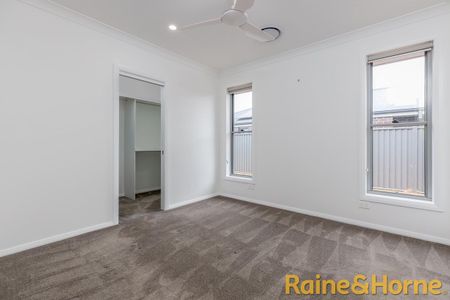 Modern & Convenient Living - Photo 5