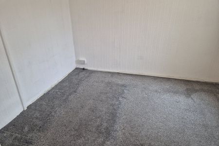 Bridge Lane - Photo 2