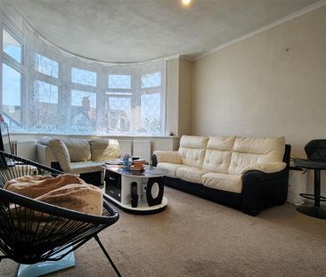 2 bedroom maisonette to rent - Photo 3