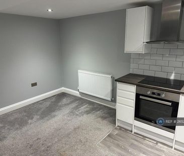 1 bedroom in a house share to rent - Photo 3